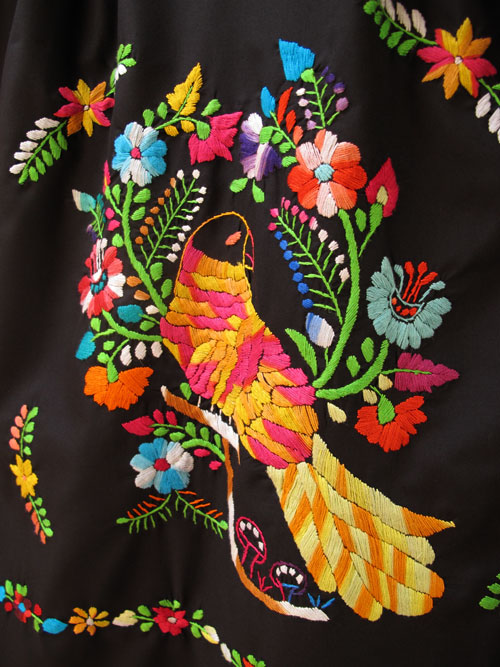 メキシコ定番刺繍ワンピース*ブラック/オウム鳥刺繍* 〜*Chiquis*チキッス
