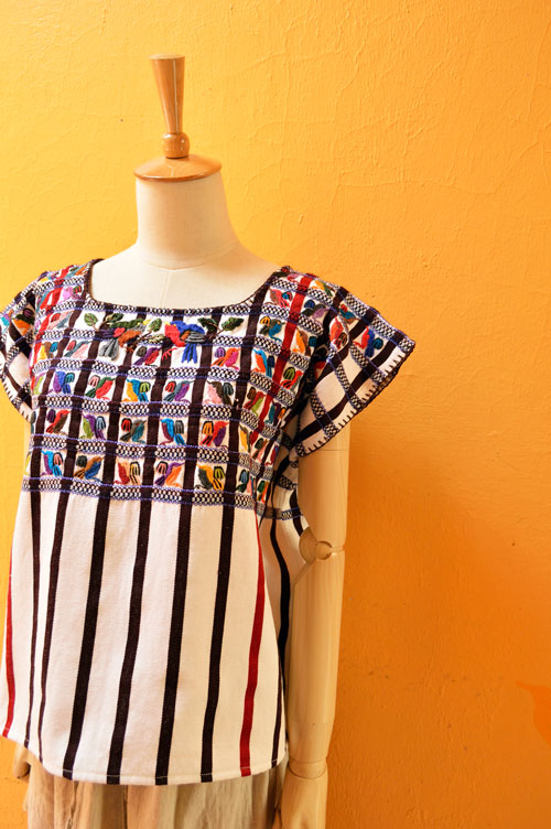 グァテマラ ウィピル 民族衣装 刺繍 ポンチョ 手織り ヴィンテージ
