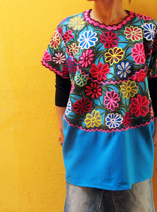 メキシコ刺繍民族ウィピルブラウス*カラフルお花刺繍* - *Chiquis*チキッス