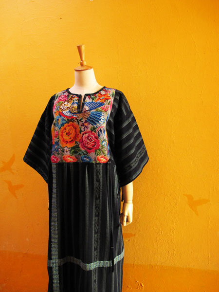 グアテマラ民族衣装リメイクロングワンピース お花 鳥模様 Chiquis チキッス