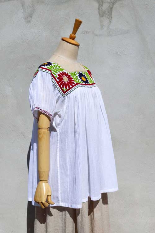 SALE】30％off メキシコ刺繍チュニックブラウス*アグアカテナンゴ/花