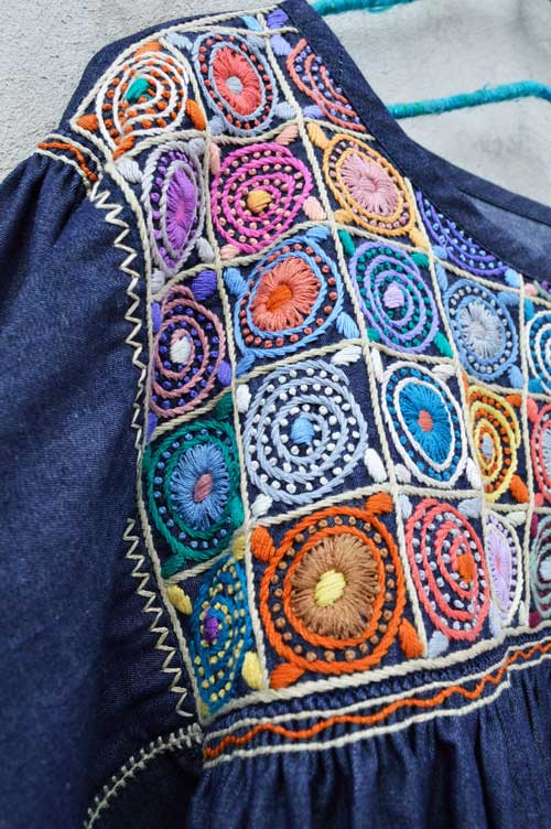 新商品】メキシコ刺繍チュニックブラウス*デニム地/ウズマキ刺繍