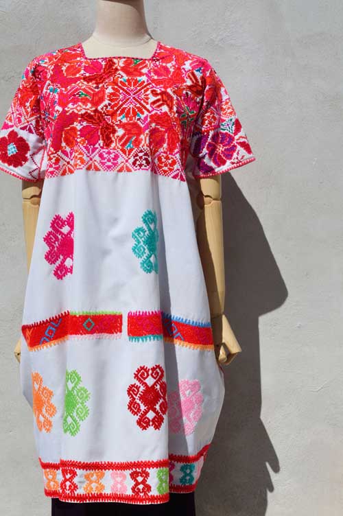SALE】30%offメキシコ豪華刺繍ウィピル*チャルチウィタン/民族衣装